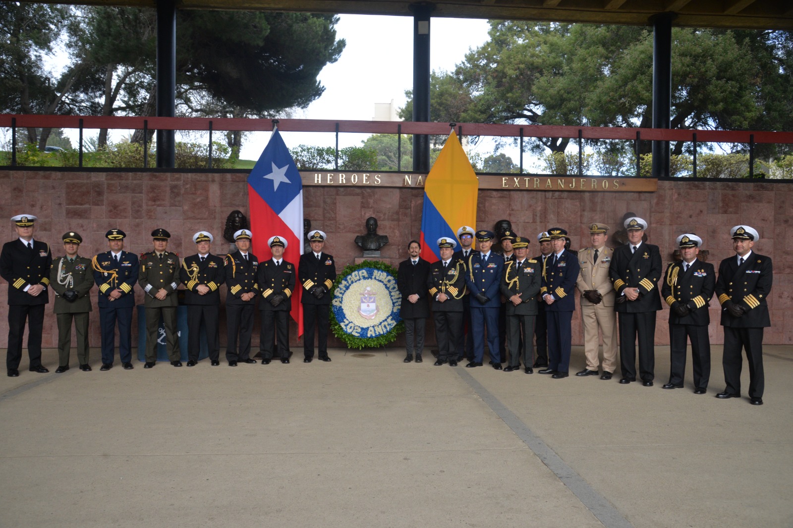 Conmemoración del 202° aniversario de la Armada Nacional de Colombia en la Escuela Naval “Arturo Prat” de Valparaíso