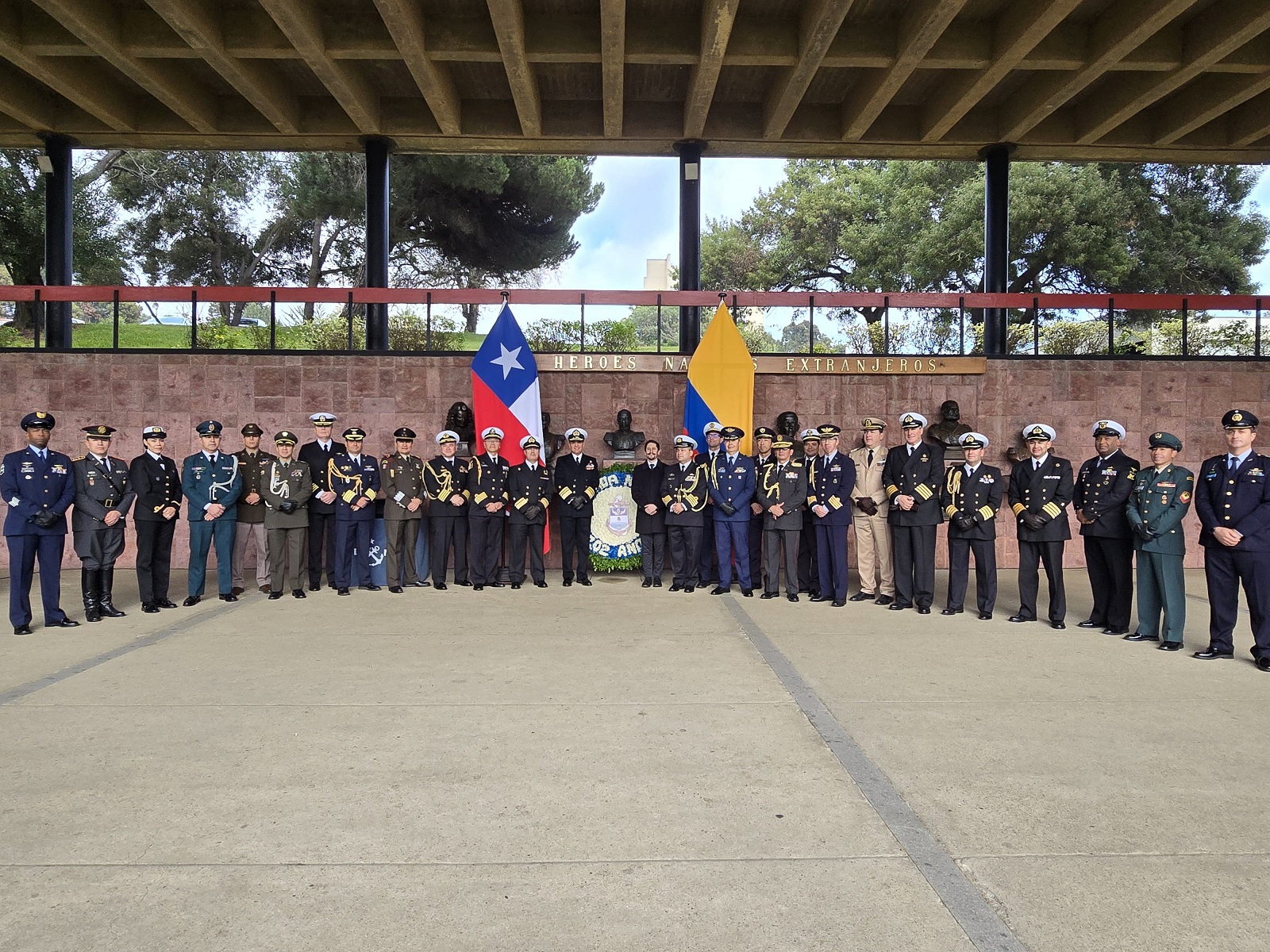 Conmemoración del 202° aniversario de la Armada Nacional de Colombia en la Escuela Naval “Arturo Prat” de Valparaíso