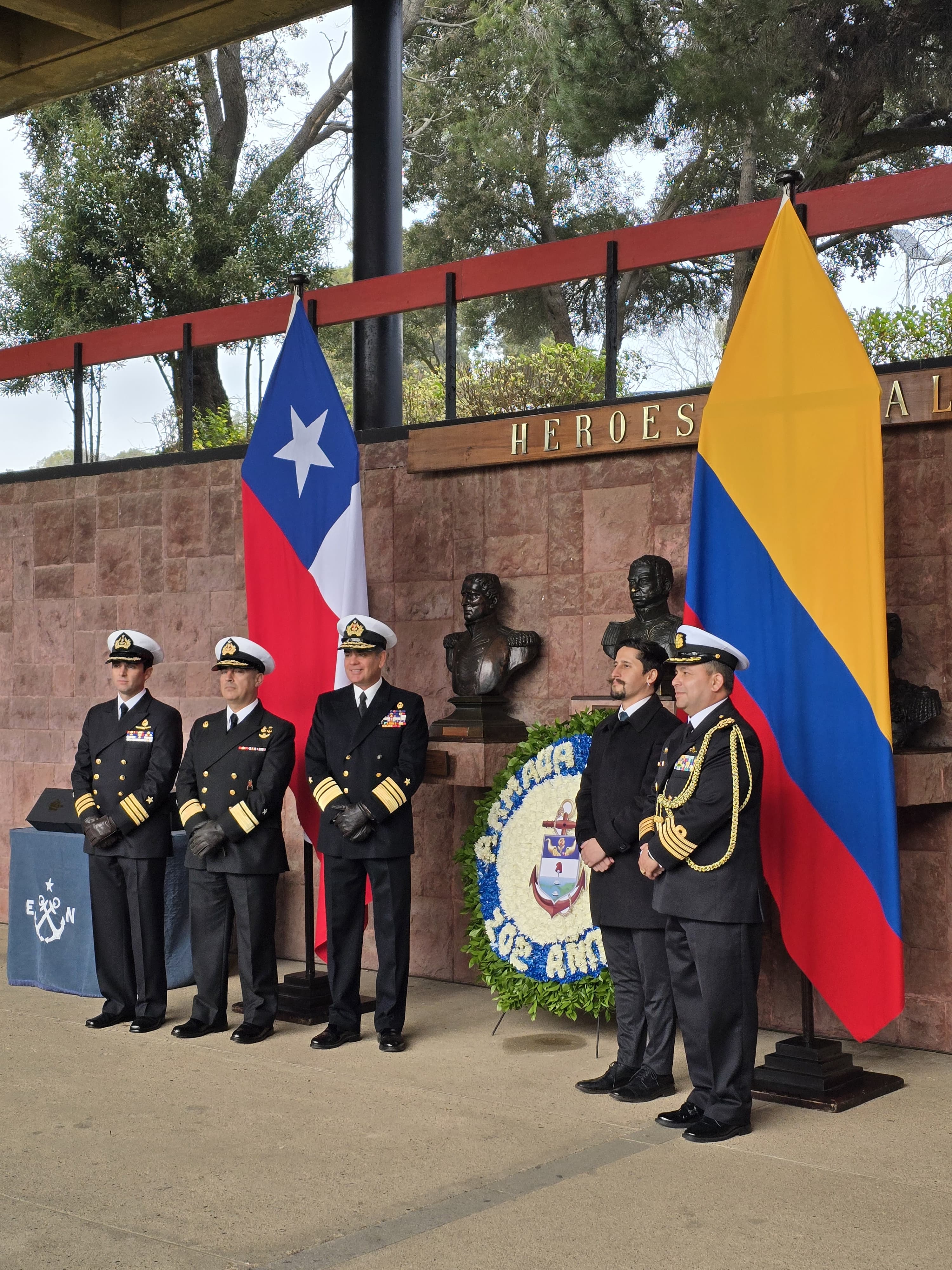Conmemoración del 202° aniversario de la Armada Nacional de Colombia en la Escuela Naval “Arturo Prat” de Valparaíso