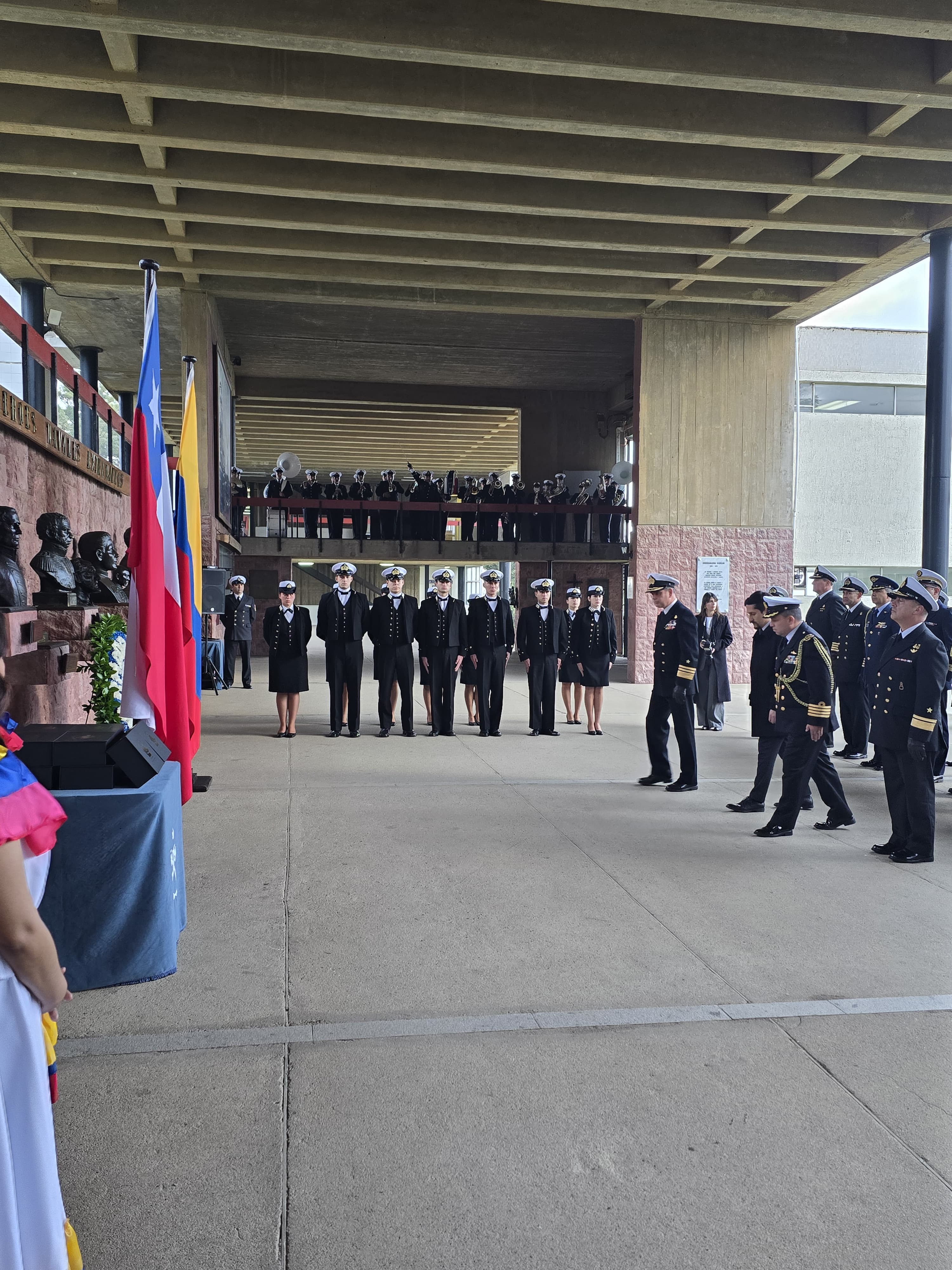 Conmemoración del 202° aniversario de la Armada Nacional de Colombia en la Escuela Naval “Arturo Prat” de Valparaíso