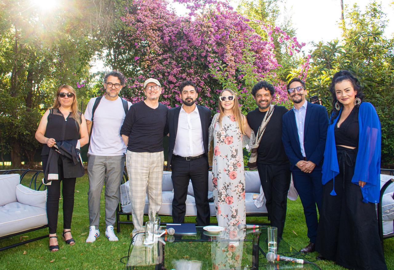 El elenco del Teatro Petra durante el Conversatorio.