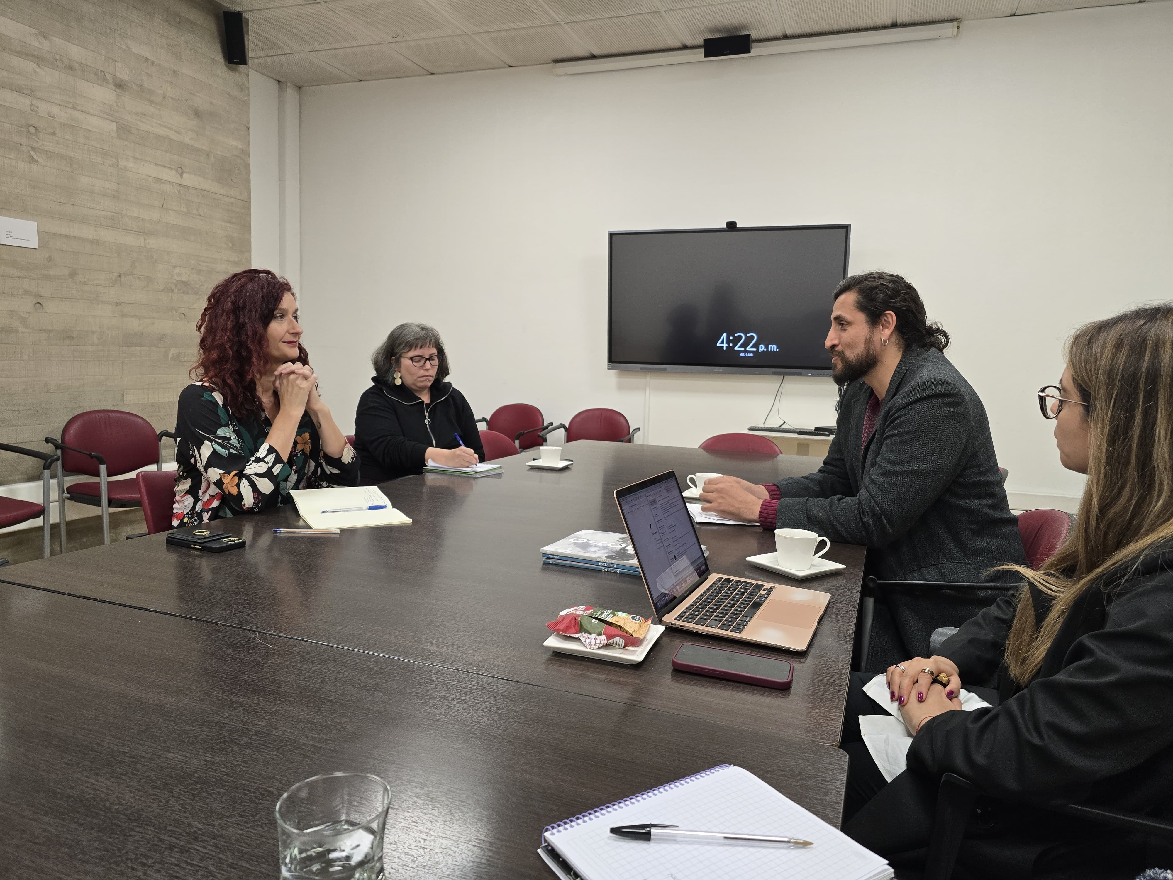 Fabián Sánchez y Ana Ayerbe, con la Directora del Museo de Memoria María Fernanda García