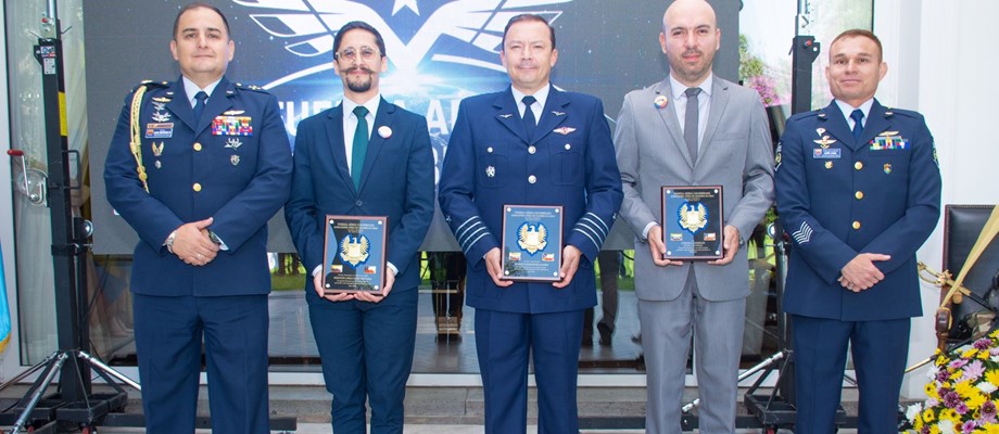 Conmemoración 105 años de la Fuerza Aeroespacial Colombiana en Chile