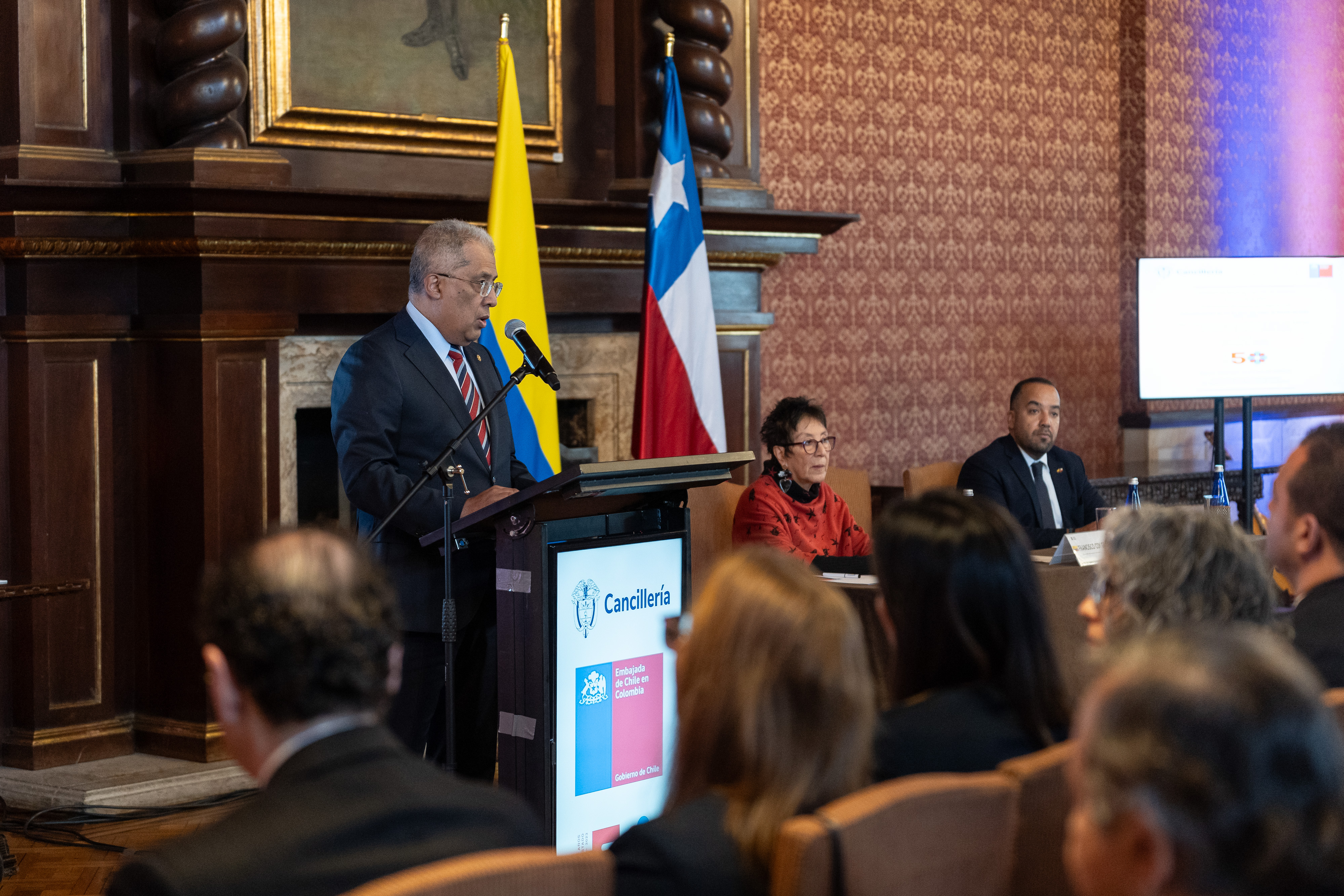 Conmemoración de la Cancillería colombiana de los 50 años del golpe de Estado en Chile.