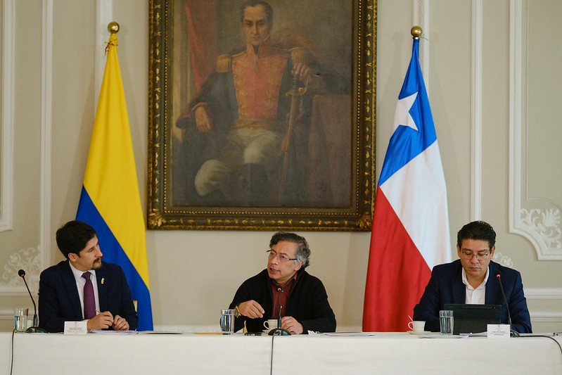 Presidente de Colombia Gustavo Petro, junto al Embajador de Colombia en Chile, Sebastian Guanumen, recibe a Misión Empresarial chilena en Casa de Nariño