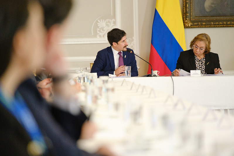 Presidente de Colombia Gustavo Petro, junto al Embajador de Colombia en Chile, Sebastian Guanumen, recibe a Misión Empresarial chilena en Casa de Nariño
