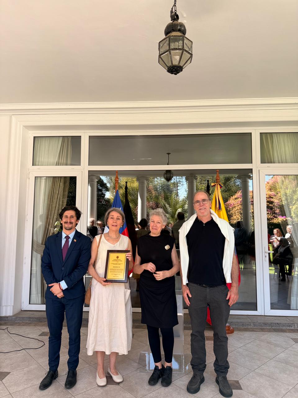 Entrega de piezas precolombinas embajada de Colombia en Chile