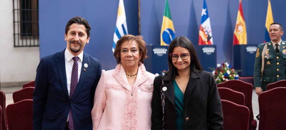 Canciller (e) Rosa Yolanda Villavicencio Mapy asiste a reunión de alto nivel, en la que el Presidente Gustavo Petro instó a debatir sobre crisis climática, inteligencia artificial, paz mundial, multilateralidad y a defender la libertad y la democra​cia
