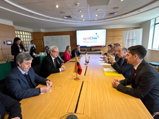 Integración regional y cooperación temas del canciller Leyva con gobierno de Chile