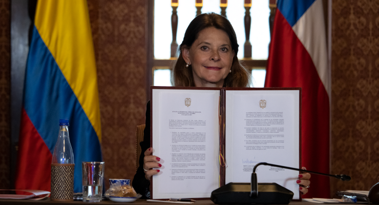 Con acuerdos que refuerzan sus relaciones bilaterales y un apoyo decidido a las mujeres, Cancilleres de Colombia y Chile realizan reunión del Consejo de la Asociación